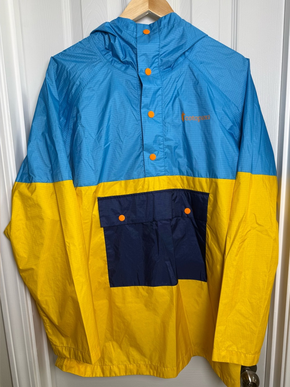 cotopaxi Teca Half Button Windbreaker Hood M Blue Yellow ColorBlock Outdoor